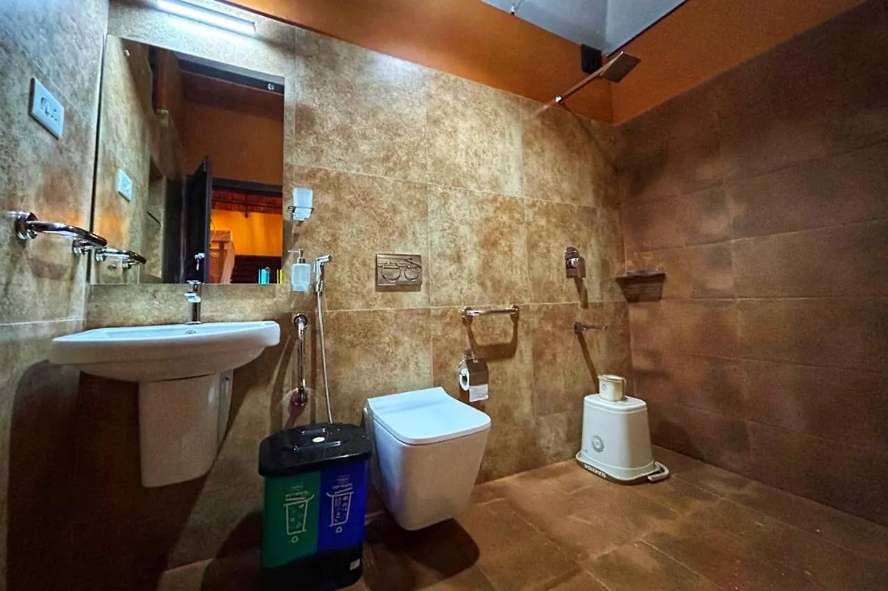 Villa Greens Tree House & Wood House Sultan Bathery