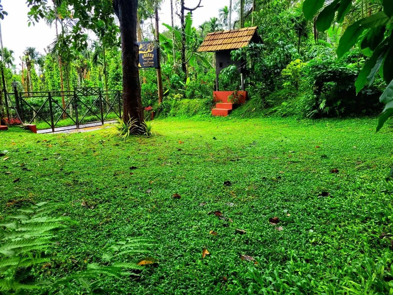 Greens Tree House & Wood House Sultan Bathery