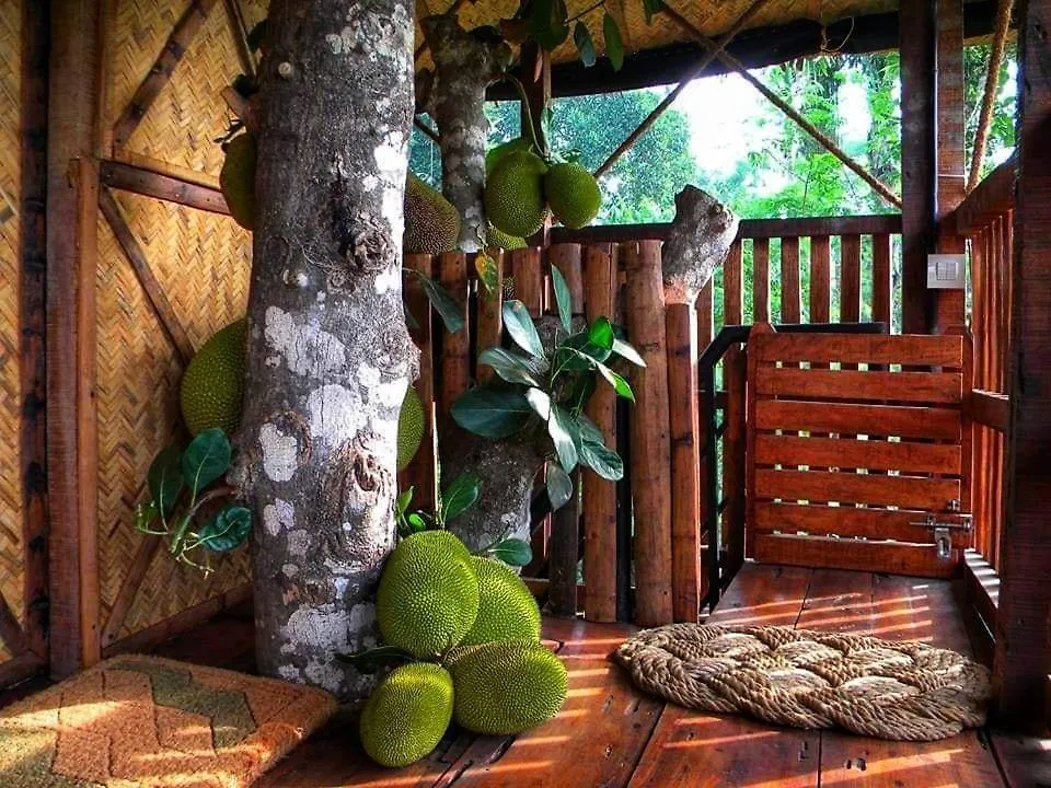 Villa Greens Tree House & Wood House Sultan Bathery