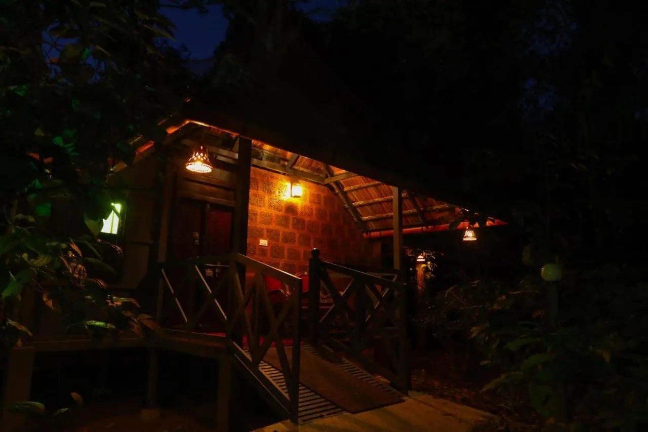 Greens Tree House & Wood House Sultan Bathery Villa