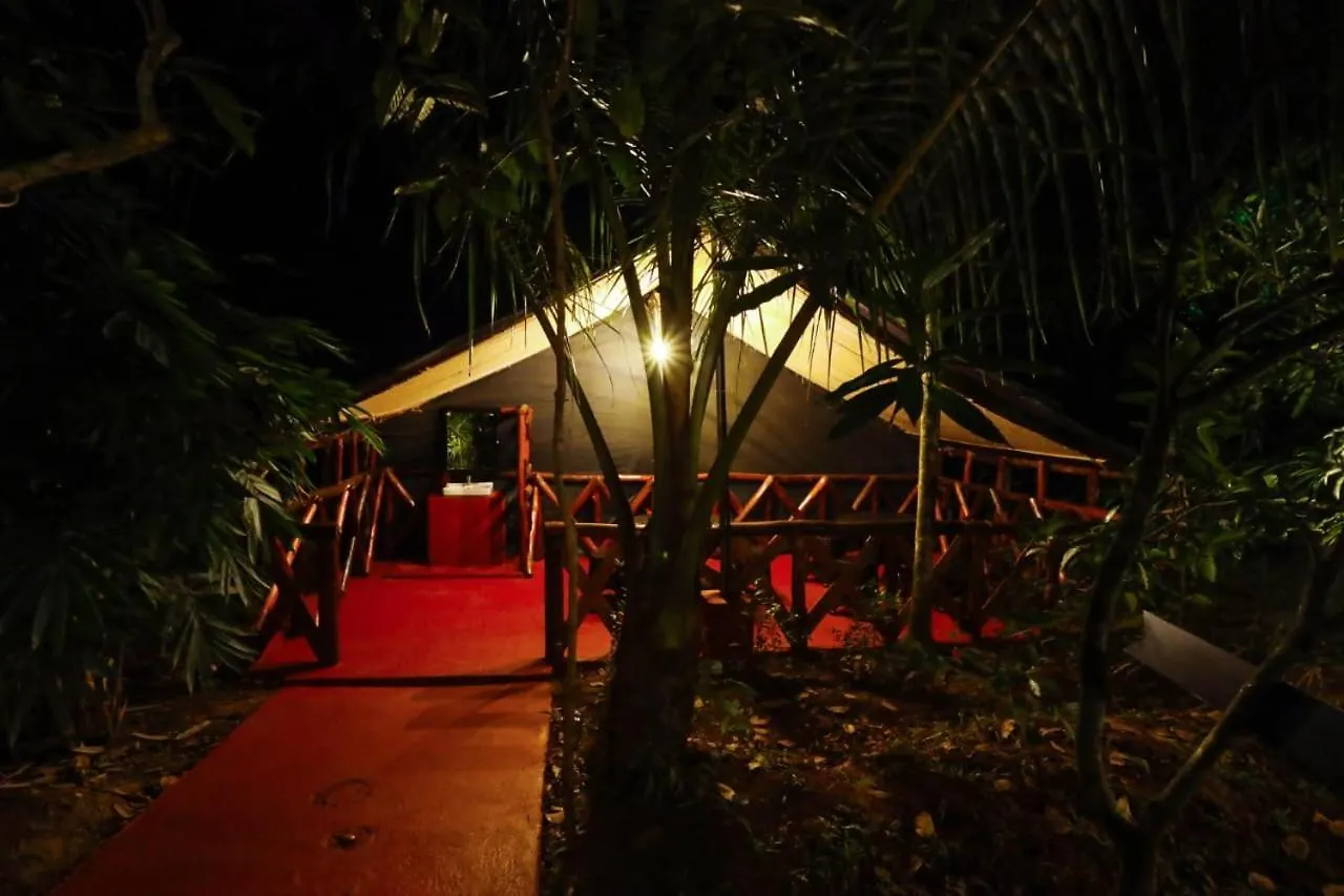 Greens Tree House & Wood House Sultan Bathery