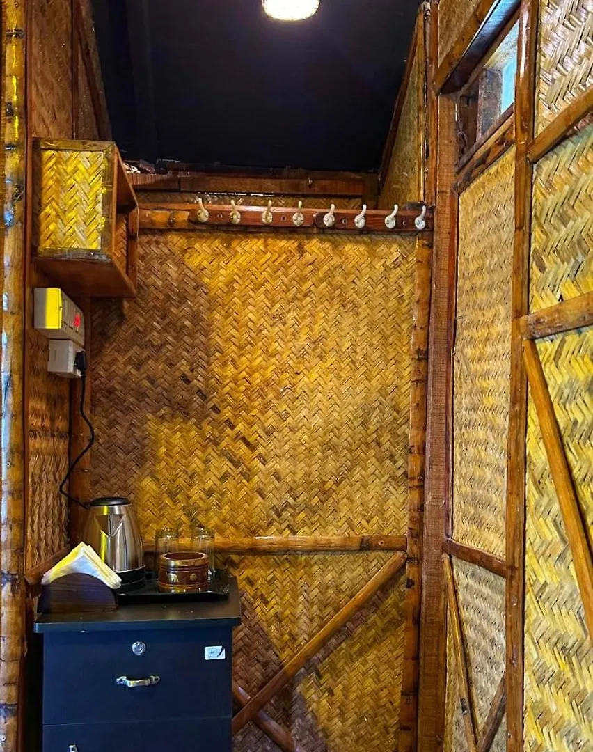 Villa Greens Tree House & Wood House Sultan Bathery