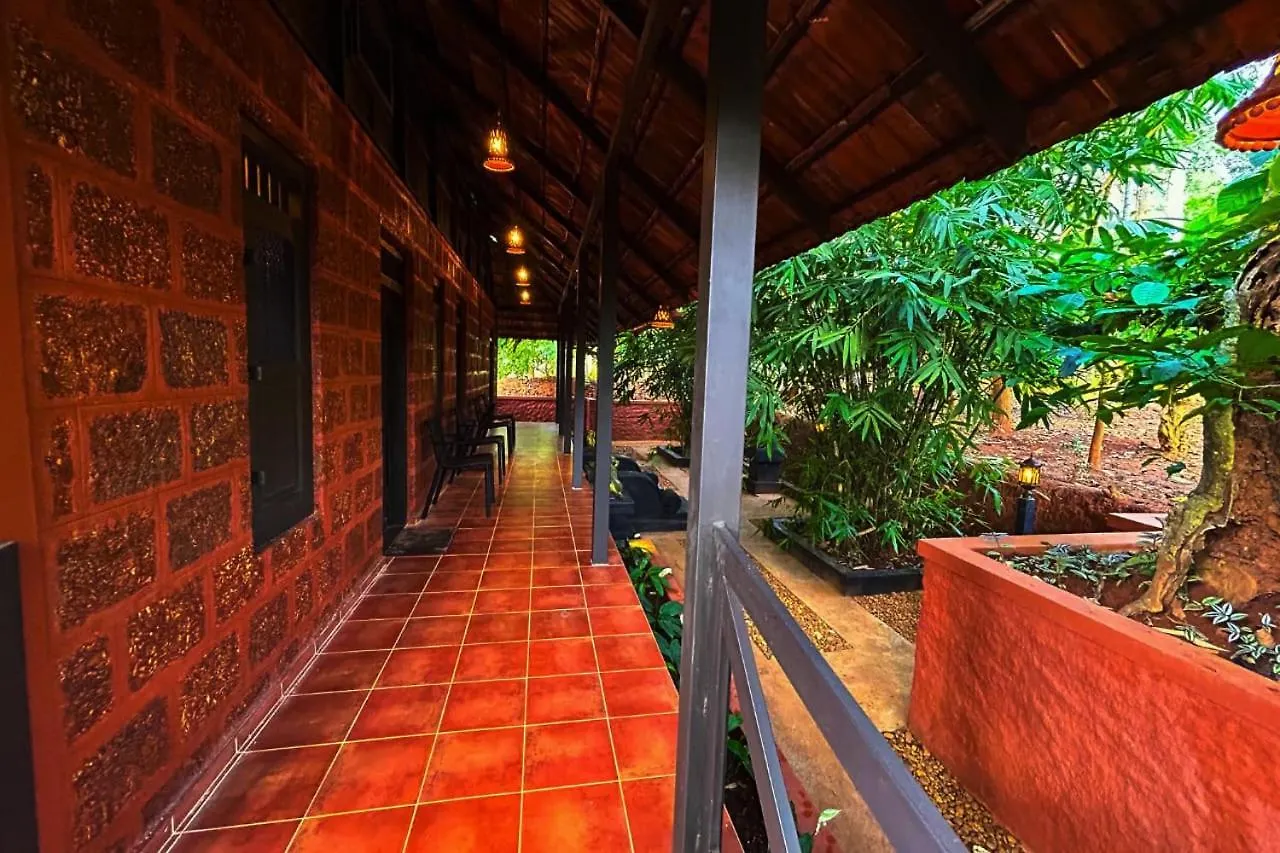 Villa Greens Tree House & Wood House Sultan Bathery
